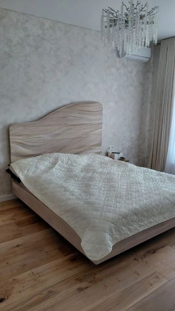 Анатомический стул из дуба, покраска под старину, модель №95
